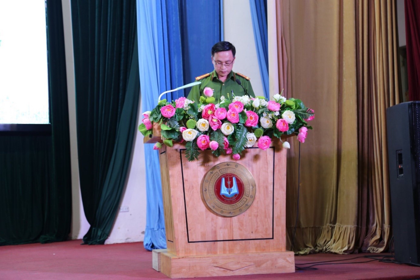 Đại tá, PGS.TS Dương Văn Minh, Trưởng khoa Cảnh sát môi trường phát biểu khai mạc Hội thi