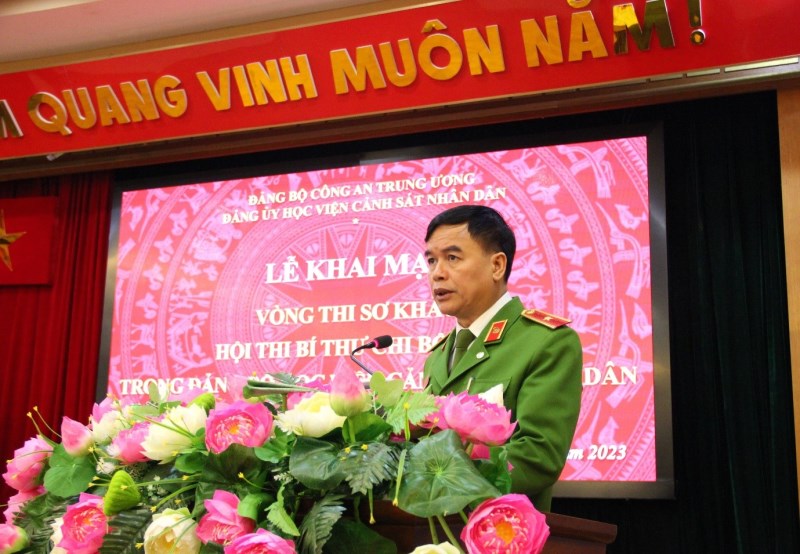 Thiếu tướng, GS. TS Nguyễn Đắc Hoan, Phó Bí thư Đảng ủy, Phó Giám đốc Học viện phát biểu tại Lễ khai mạc