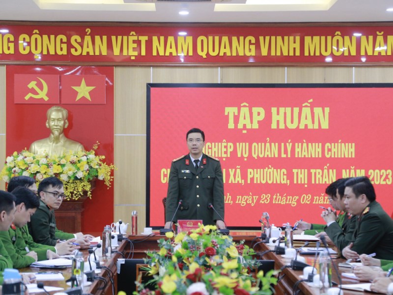 Thượng tá Nguyễn Hồng Phong - Giám đốc Công an tỉnh quán triệt một số nội dung đối với học viên tham gia lớp tập huấn