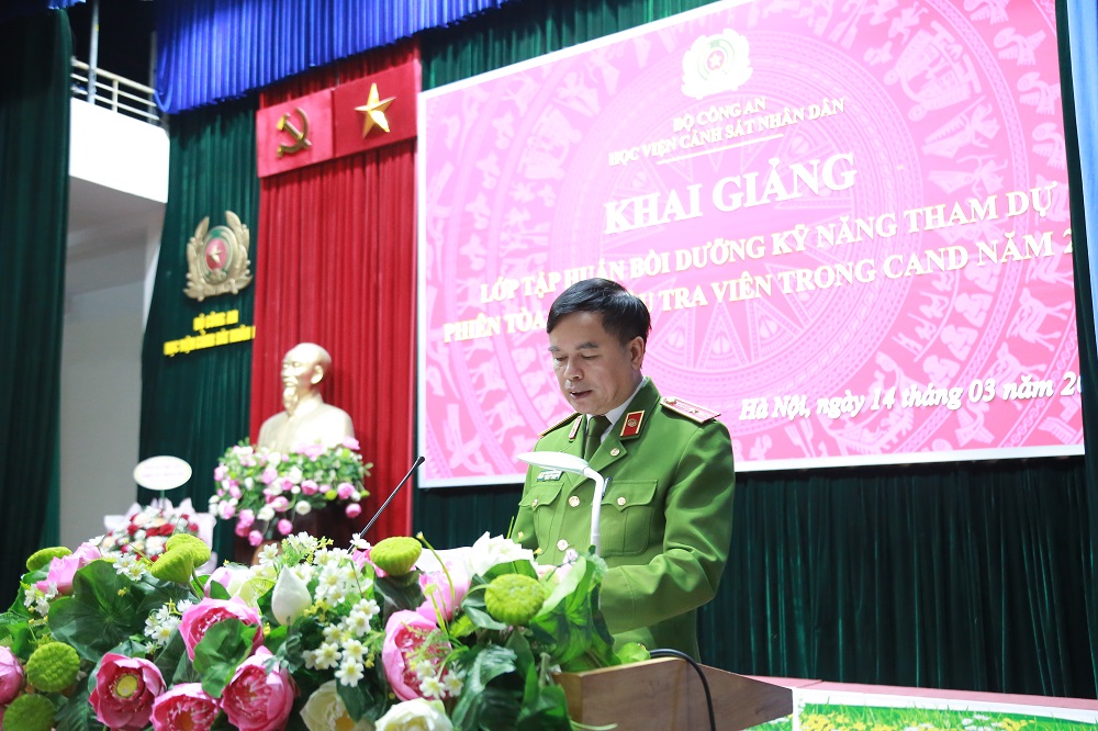 Thiếu tướng, GS. TS Nguyễn Đắc Hoan, Phó Giám đốc Học viện phát biểu chỉ đạo tại lễ khai giảng lớp tập huấn