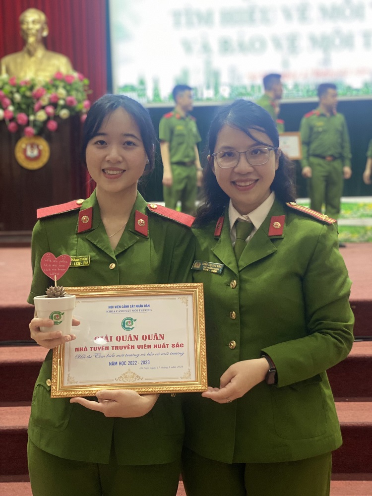 Đồng chí Vũ Thị Thanh Thùy - học viên lớp B1bLT38 có phần tuyên truyền xuất sắc trong Hội thi