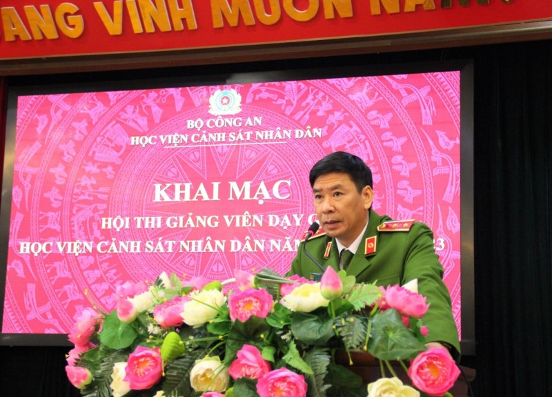 Trung tướng, GS. TS Trần Minh Hưởng, Bí thư Đảng ủy, Giám đốc Học viện phát biểu chỉ đạo tại buổi lễ