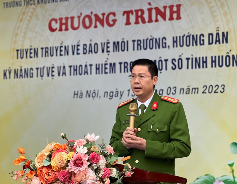Thượng tá, PGS.TS. Thẩm Hoàng Tú - Phó Trưởng Khoa CSMTr phát biểu khai mạc buổi tuyên truyền