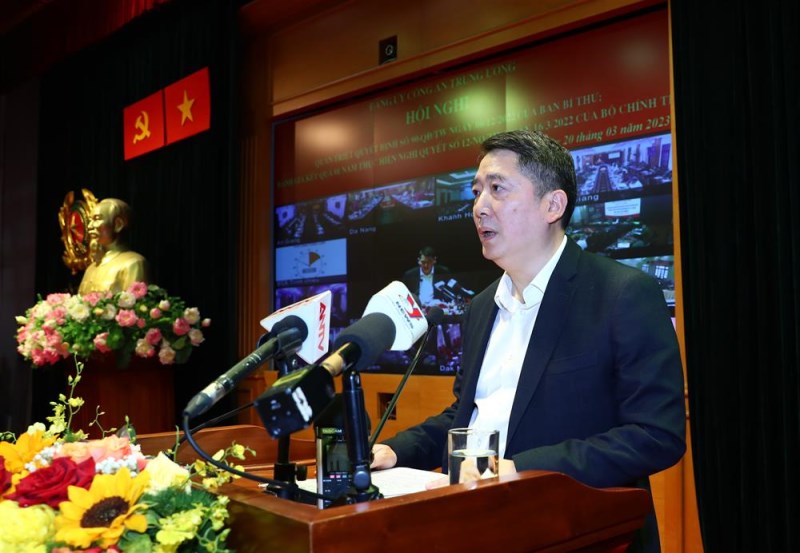 Đồng chí Cao Anh Tuấn, Thứ trưởng Bộ Tài Chính tham luận tại Hội nghị.