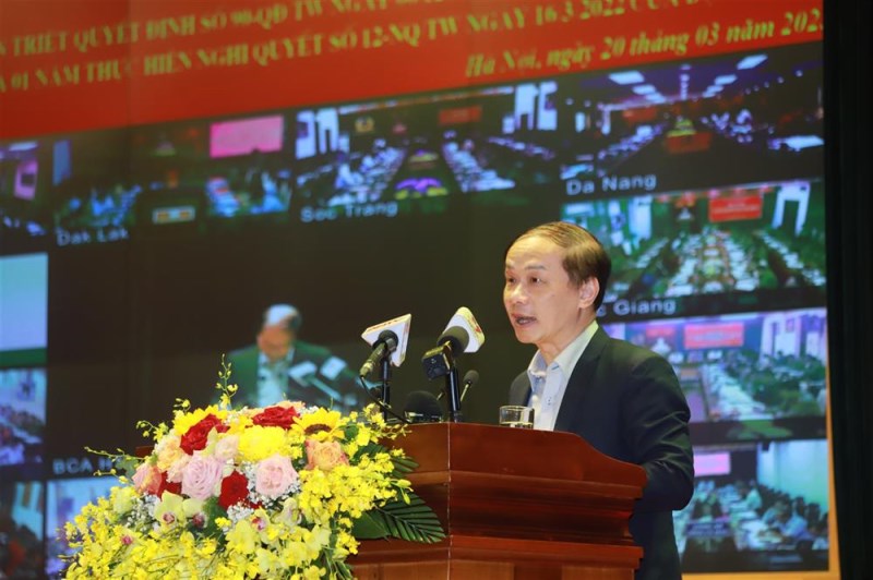 Đồng chí Phạm Tất Thắng, Ủy viên Trung ương Đảng, Phó trưởng Ban Thường trực Ban Dân vận Trung ương tham luận tại Hội nghị.