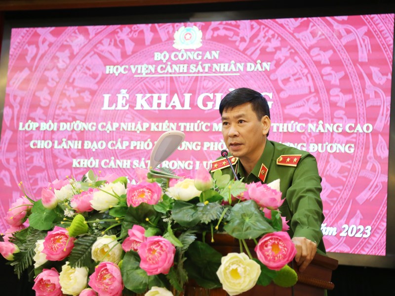 Trung tướng, GS. TS Trần Minh Hưởng, Giám đốc Học viện phát biểu tại lễ khai giảng
