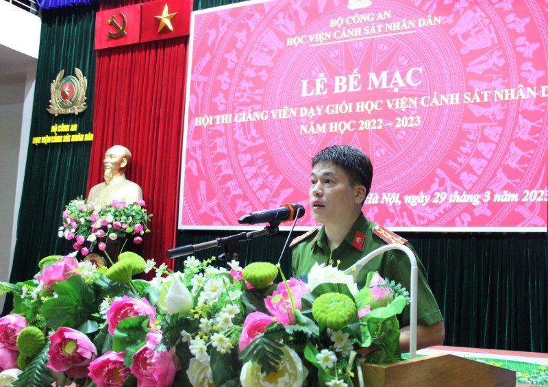 Đại tá, PGS. TS Trần Hồng Quang, Phó Giám đốc Học viện phát biểu kết luận tại lễ Bế mạc