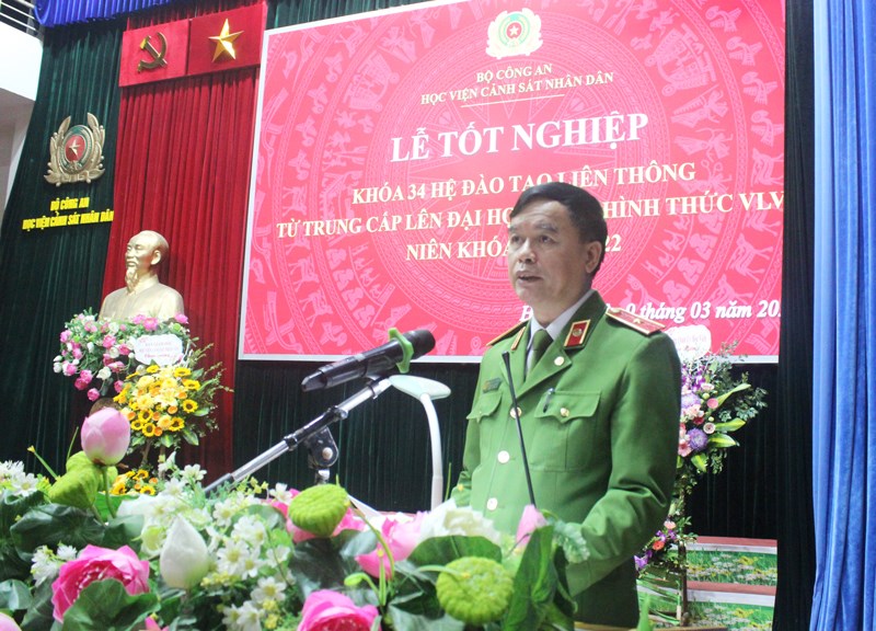 Thiếu tướng, GS. TS Nguyễn Đắc Hoan, Phó Giám đốc Học viện tuyên bố bế giảng Khóa đào tạo