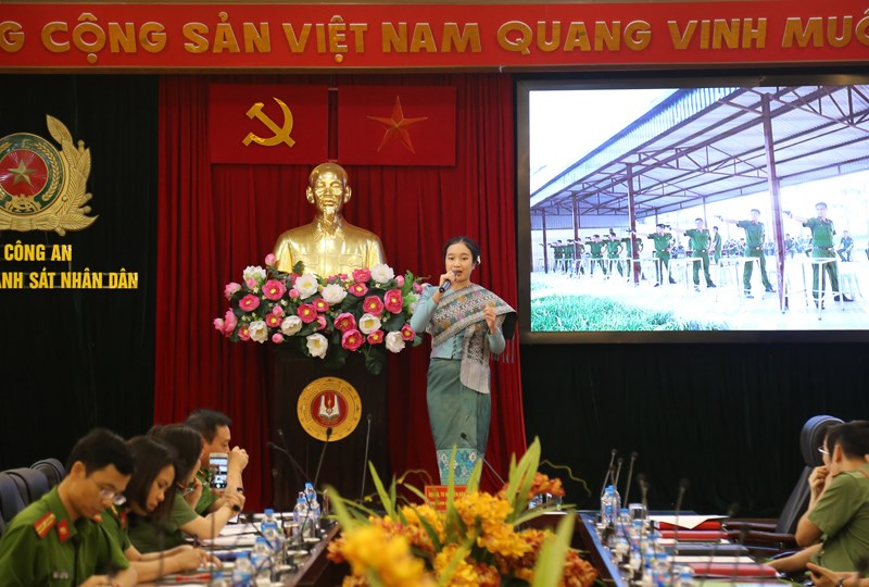 Bài hùng biện bằng tiếng Việt của sinh viên Chăn Thị Đa, Bun Sạ Biêng Khăm lớp B7-D37 Lào