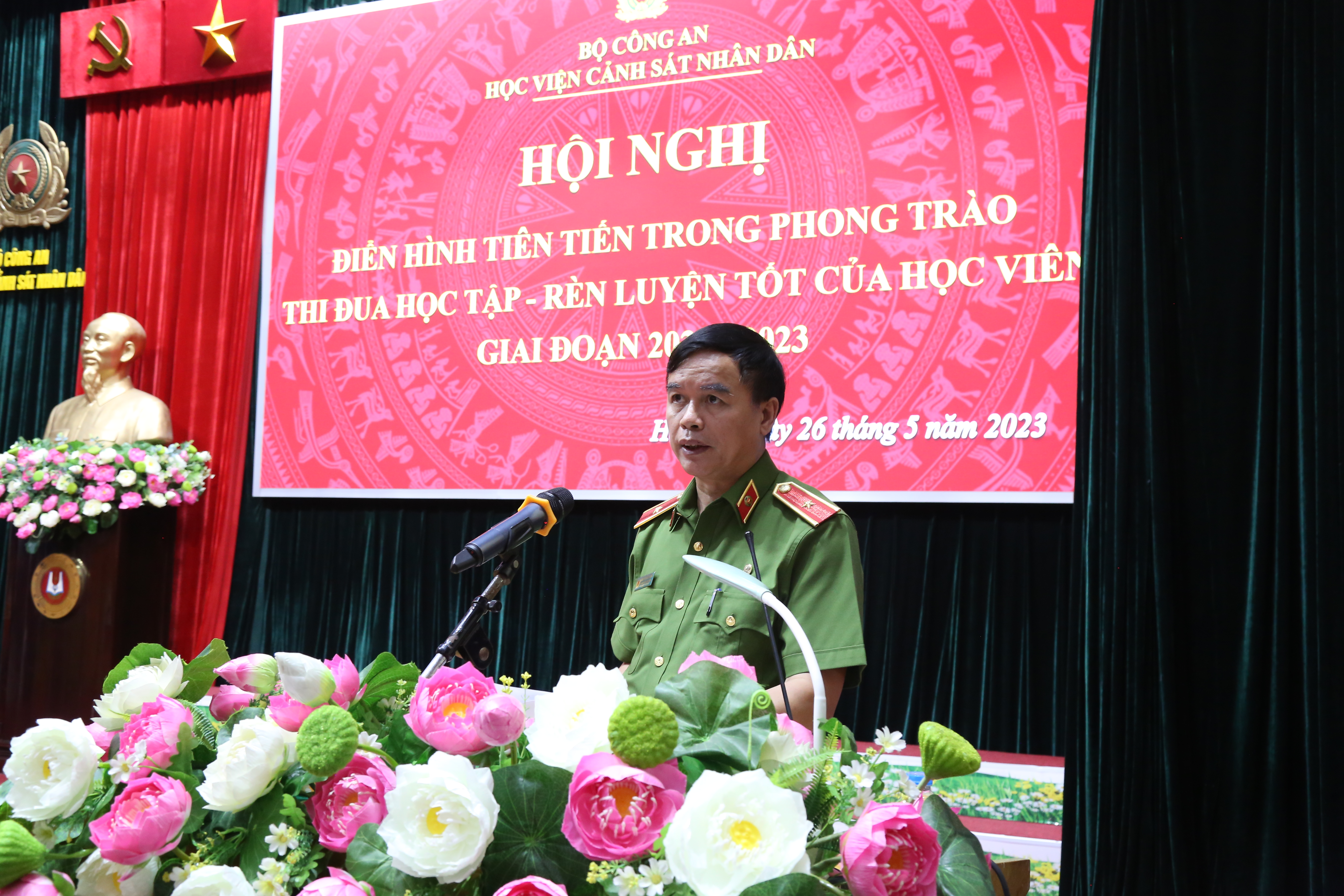 Thiếu tướng, GS. TS Nguyễn Đắc Hoan, Phó Giám đốc Học viện phát biểu kết luận tại Hội nghị