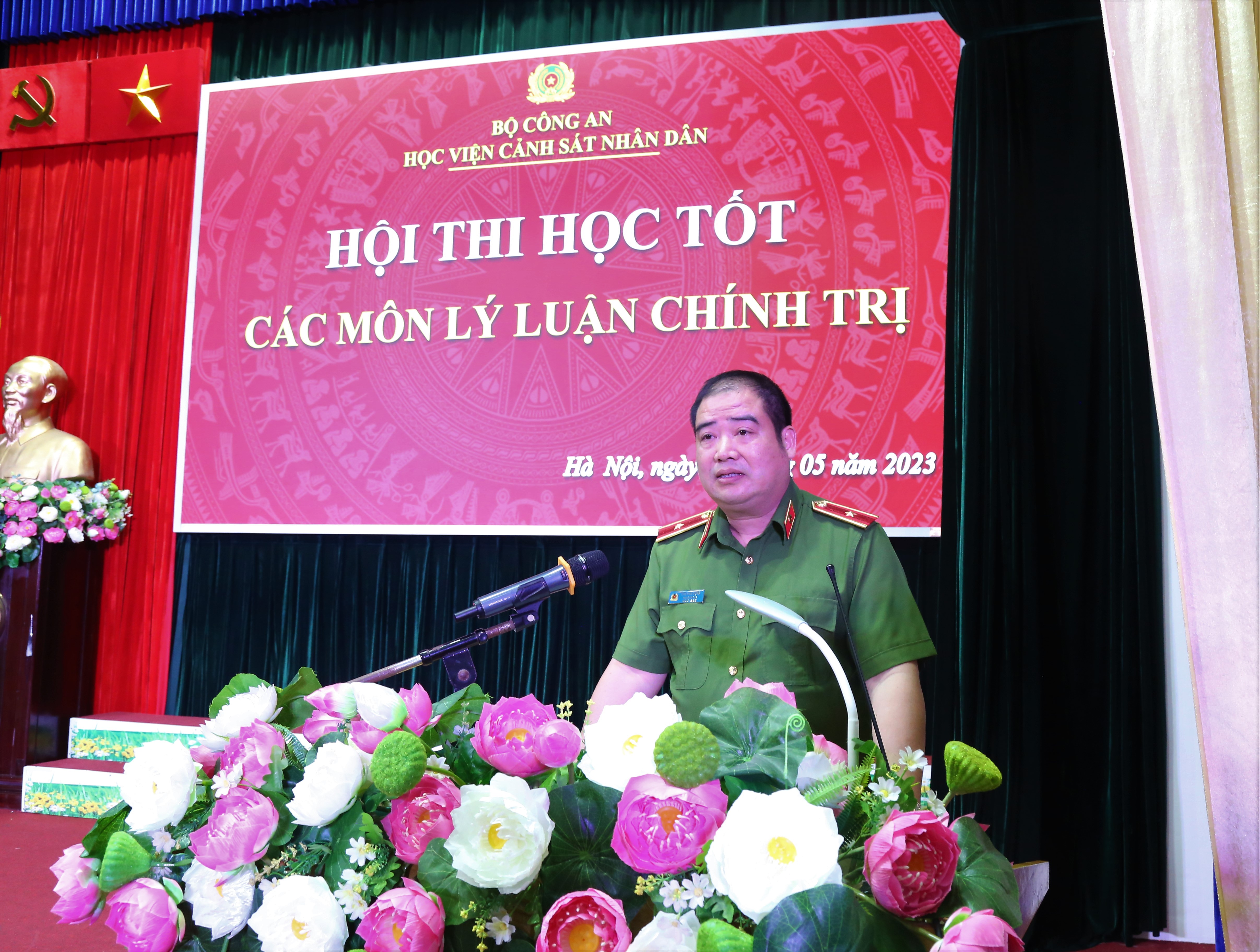 Thiếu tướng, TS Chử Văn Dũng, Phó Giám đốc Học viện phát biểu tại Hội thi