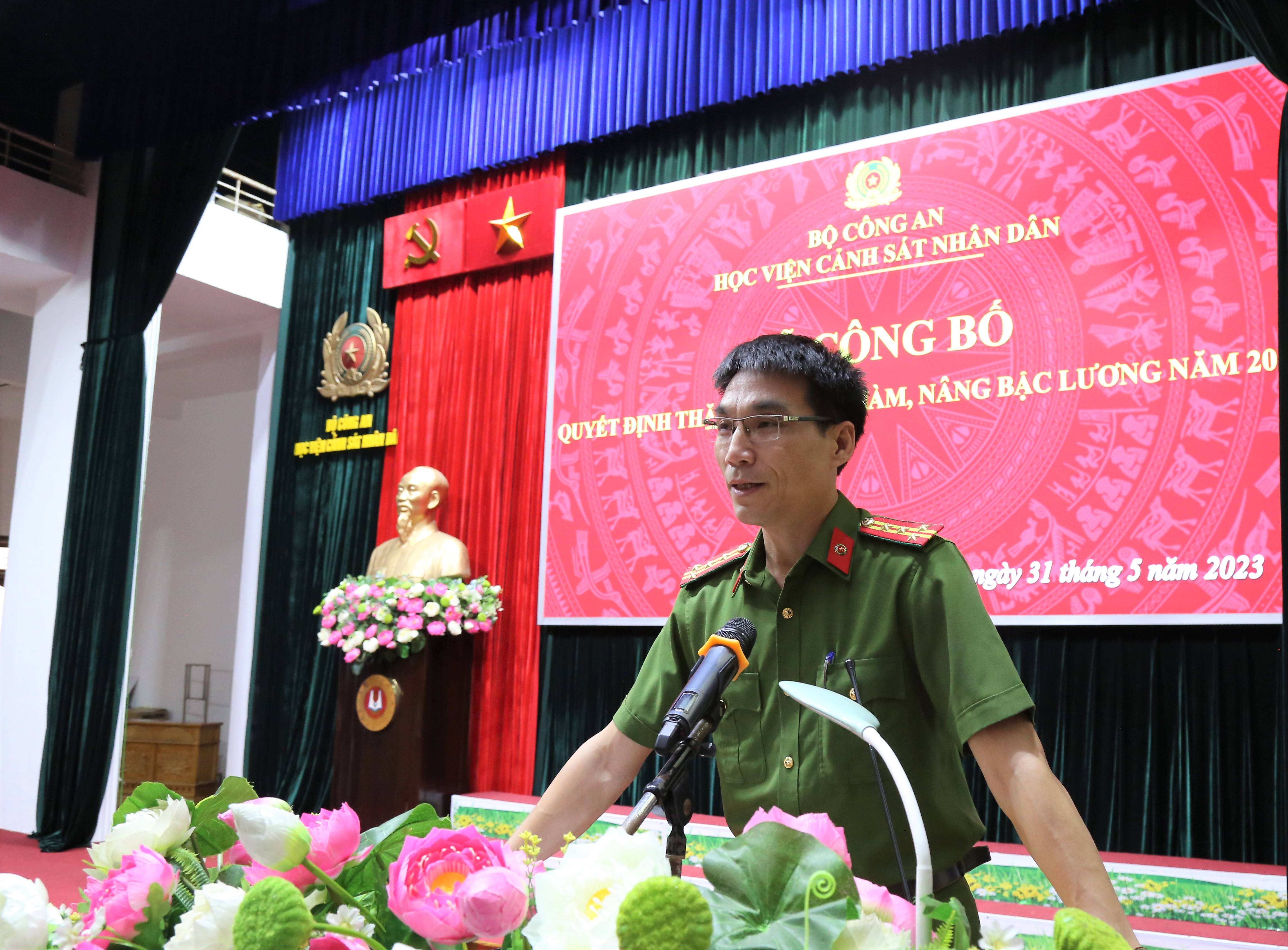 Đại tá Ngô Gia Bắc, Trưởng khoa Cảnh sát PCTP về ma túy phát biểu tại buổi lễ