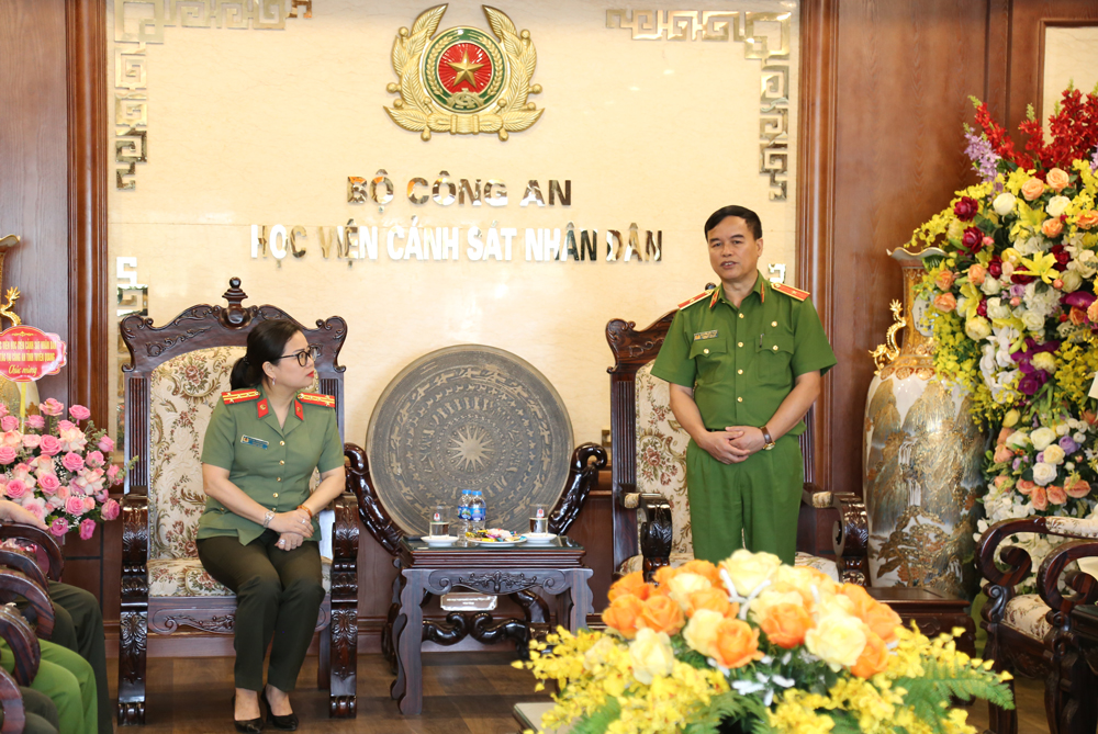 Thiếu tướng, GS. TS Nguyễn Đắc Hoan, Phó Giám đốc Học viện trân trọng cảm ơn Công an tỉnh Yên Bái