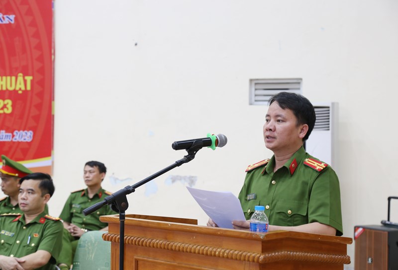 Thượng tá, PGS.TS Phan Văn Thịnh, Trưởng phòng Công tác đảng và công tác chính trị báo cáo công tác chuẩn bị, tập luyện của Đội tuyển