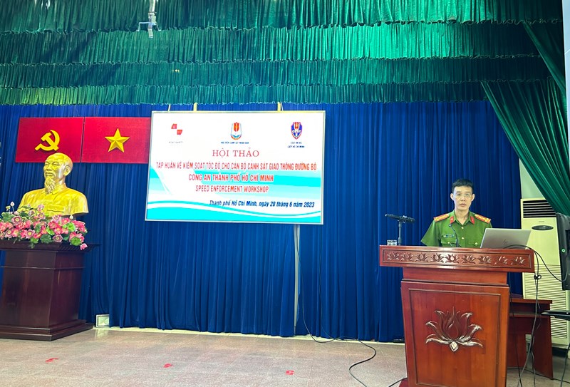 Đại tá, PGS.TS Lê Huy Trí, Phó Viện trưởng Viện Khoa học Cảnh sát, Học viện CSND phát biểu tại Lễ khai mạc