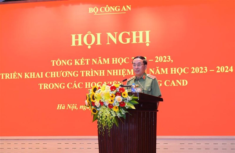 Thứ trưởng Trần Quốc Tỏ phát biểu tại Hội nghị.
