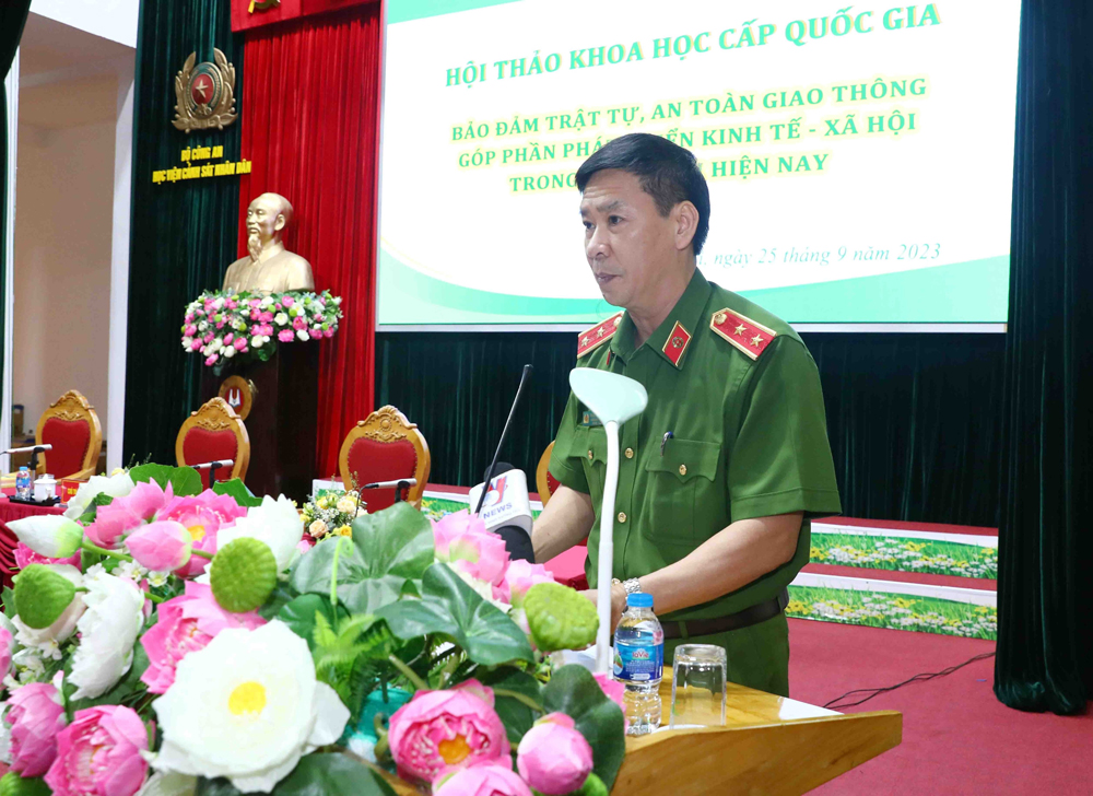 Trung tướng, GS.TS Trần Minh Hưởng, Giám đốc Học viện CSND phát biểu tại hội thảo.