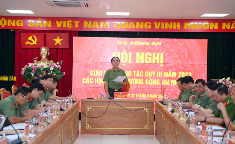 Thứ trưởng Trần Quốc Tỏ phát biểu chỉ đạo tại hội nghị.